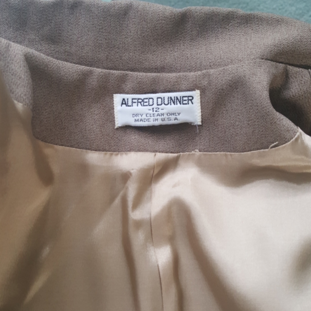 Alfred Dunner. Basic Lined Blazer. 12. Tan. - image 5